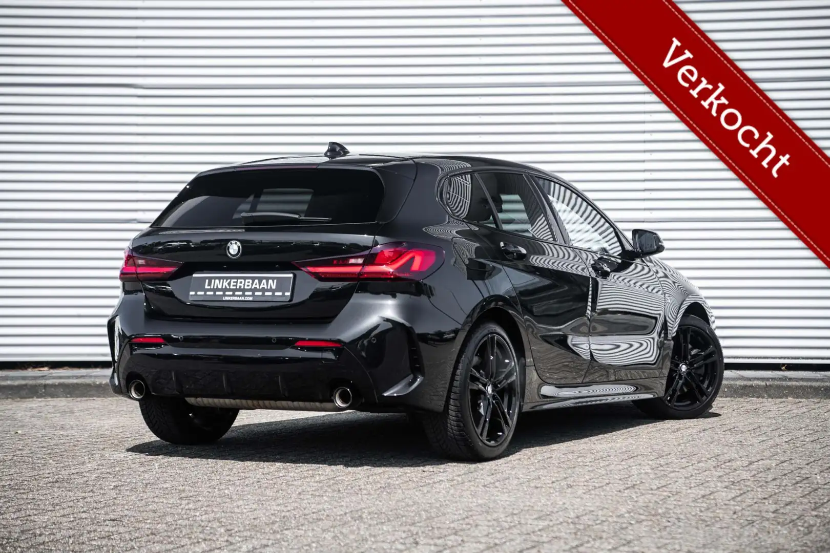BMW 120 1-serie 120i | M Sport | PDC | LED | 18 inch | Noir - 1