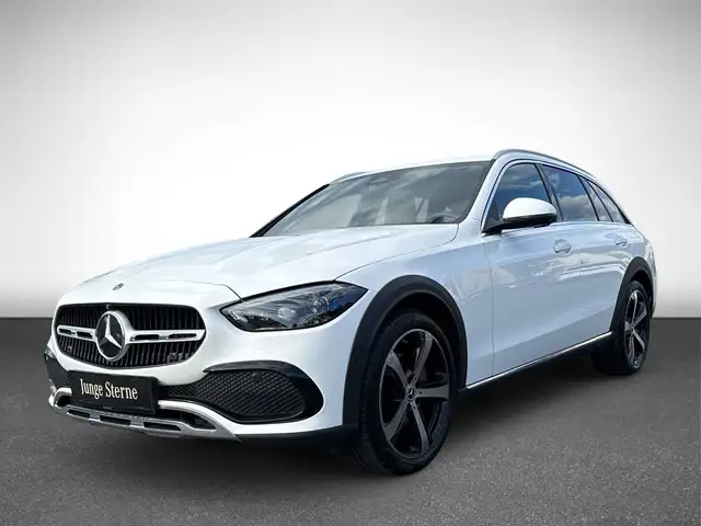 Mercedes-Benz 220 view 2