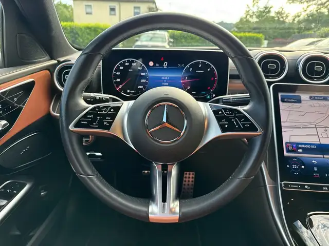 Mercedes-Benz 220 view 9