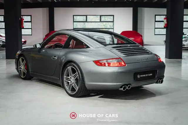 Porsche 997 view 9