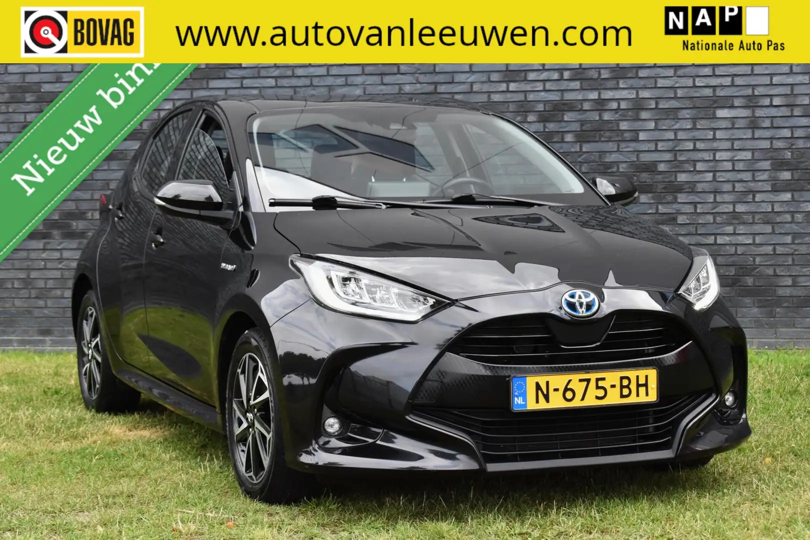 Toyota Yaris 1.5 Hybrid Dynamic NAVI/KEYLESS/CAMERA/ETC.! Negro - 1