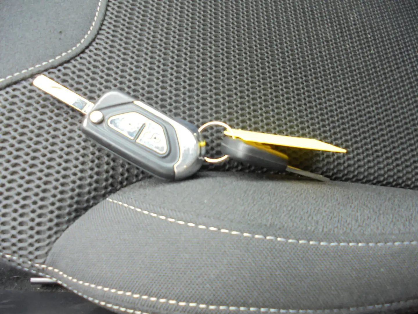 Citroen DS3 HDi 90 Airdream So Chic BMP6 - 2