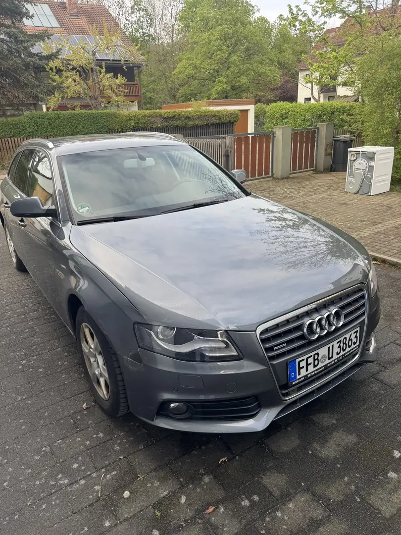 Audi A4 Attraction quattro Grau - 1