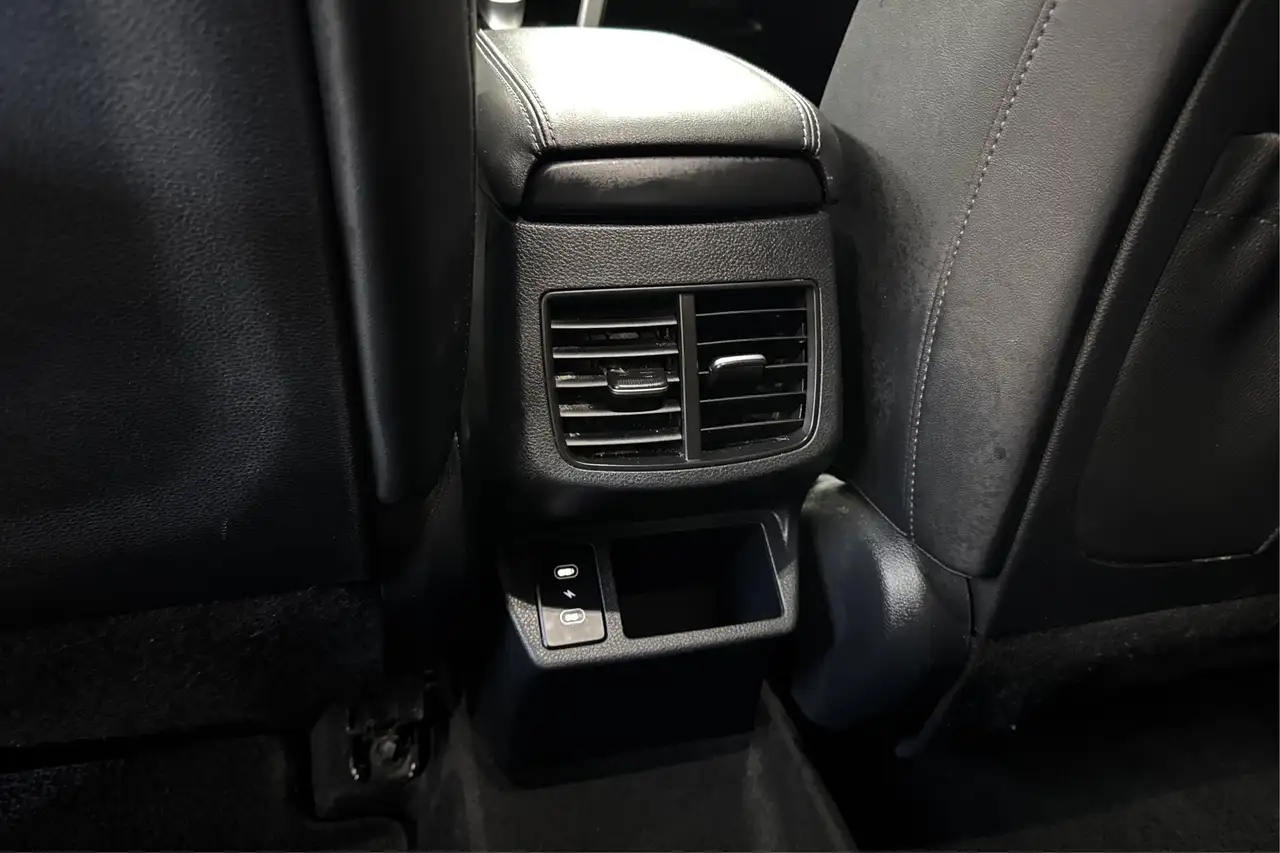 Kia Seltos снимка Kia Seltos