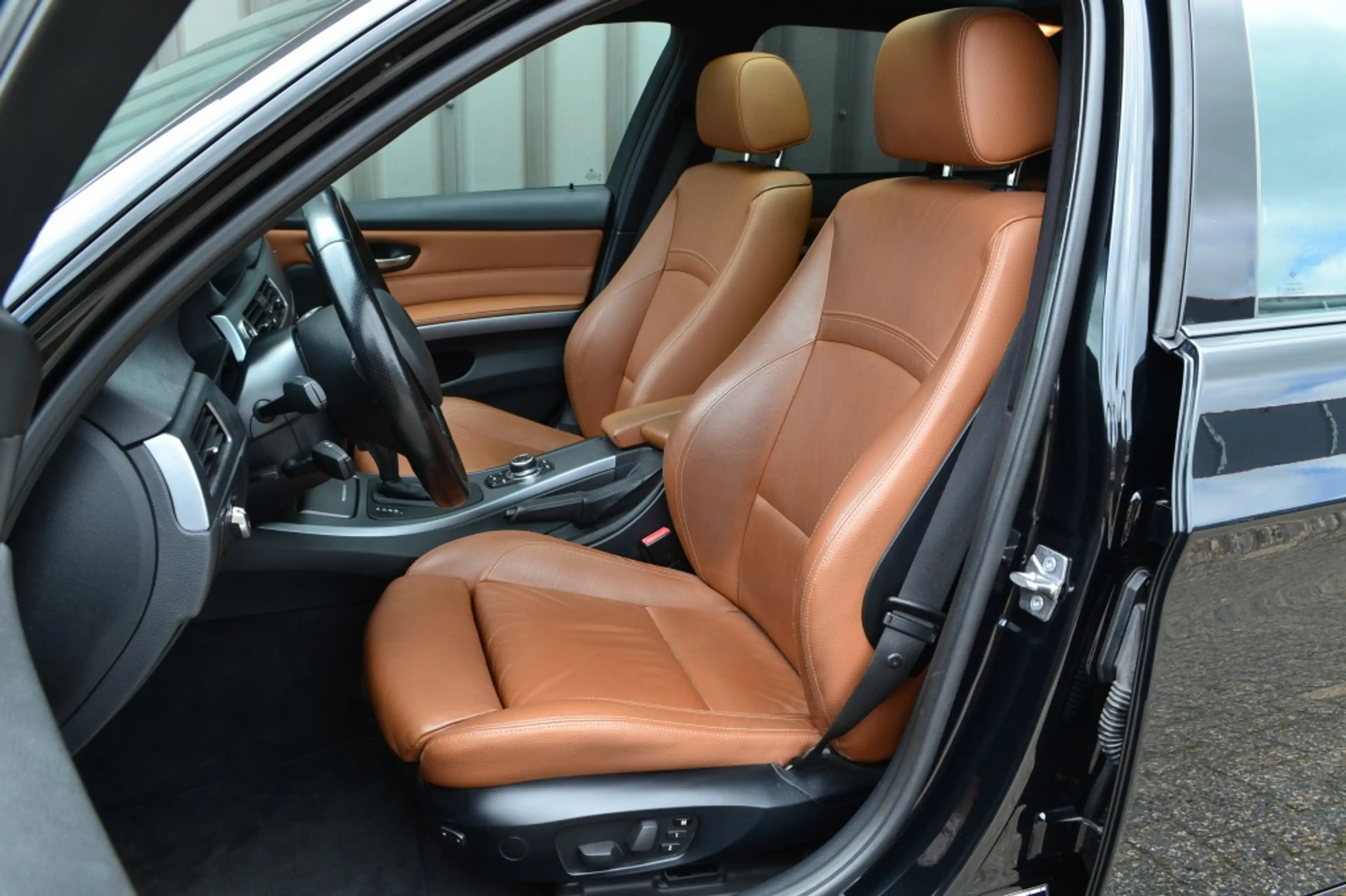 BMW 335 3-serie Touring 335i High Executive Pano/Leer/H&K/ — photo 9