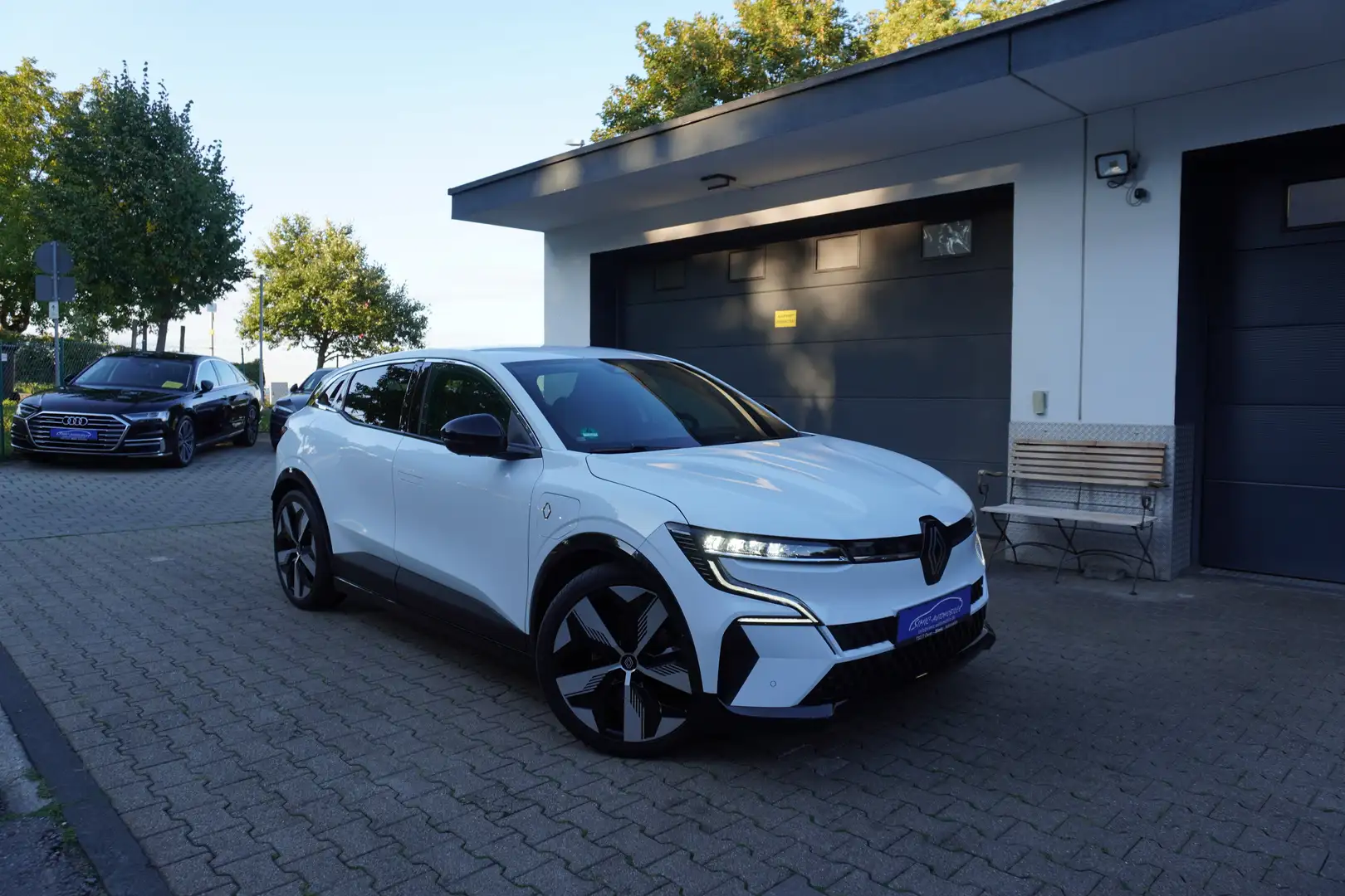 Renault Megane E-TECH Electric Techno tLEDER+NAVI+KAMERA+ALU+1Hd Weiß - 1