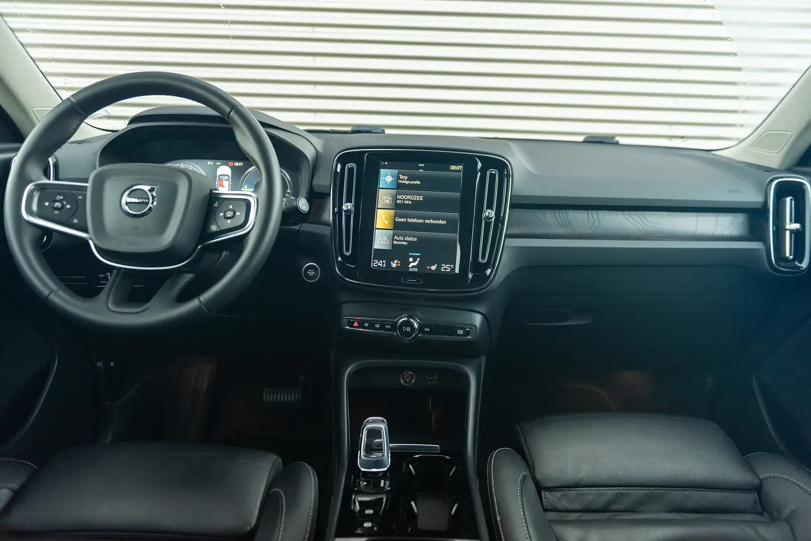 Volvo XC40 T4 Aut. Plug-in Hybrid Ultimate Bright Leder ACC P Zwart - 2