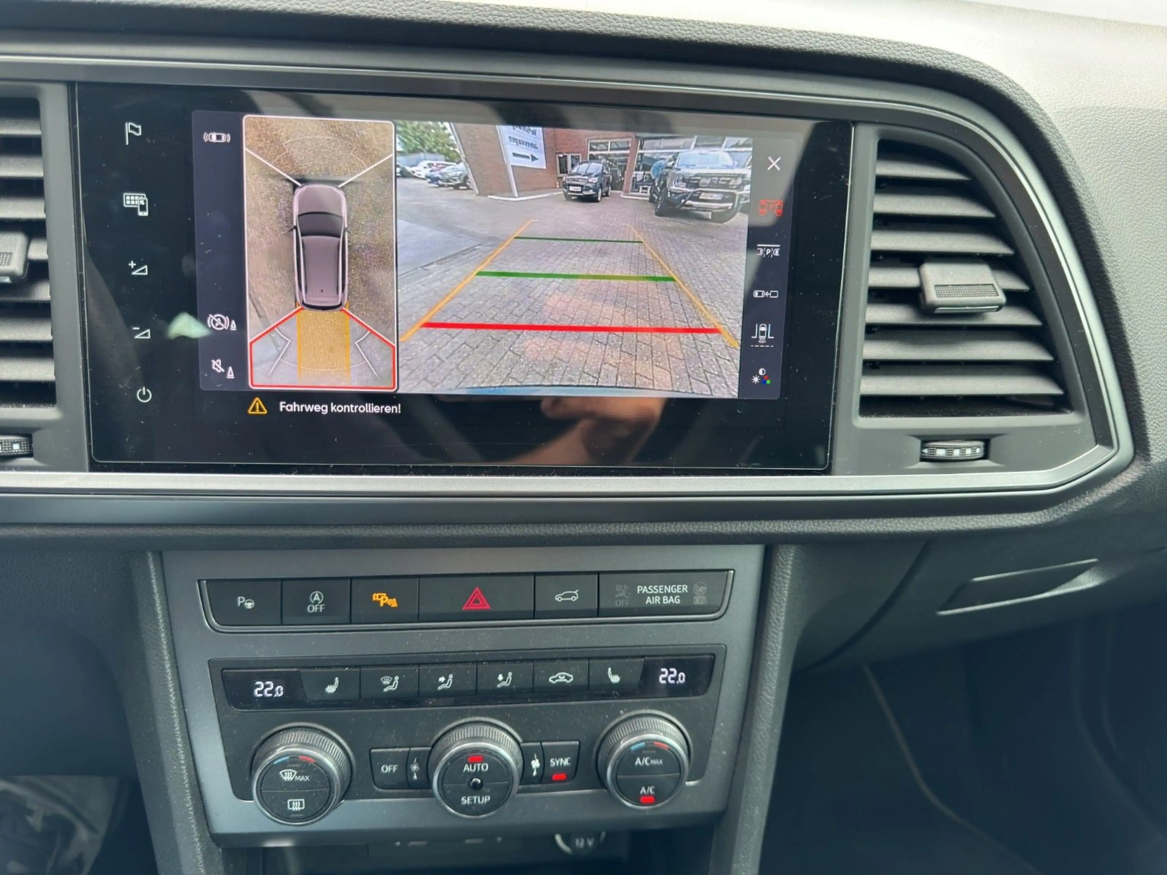 CUPRA Ateca VZ 4Drive *AHK-GJR-Pano* — photo 13