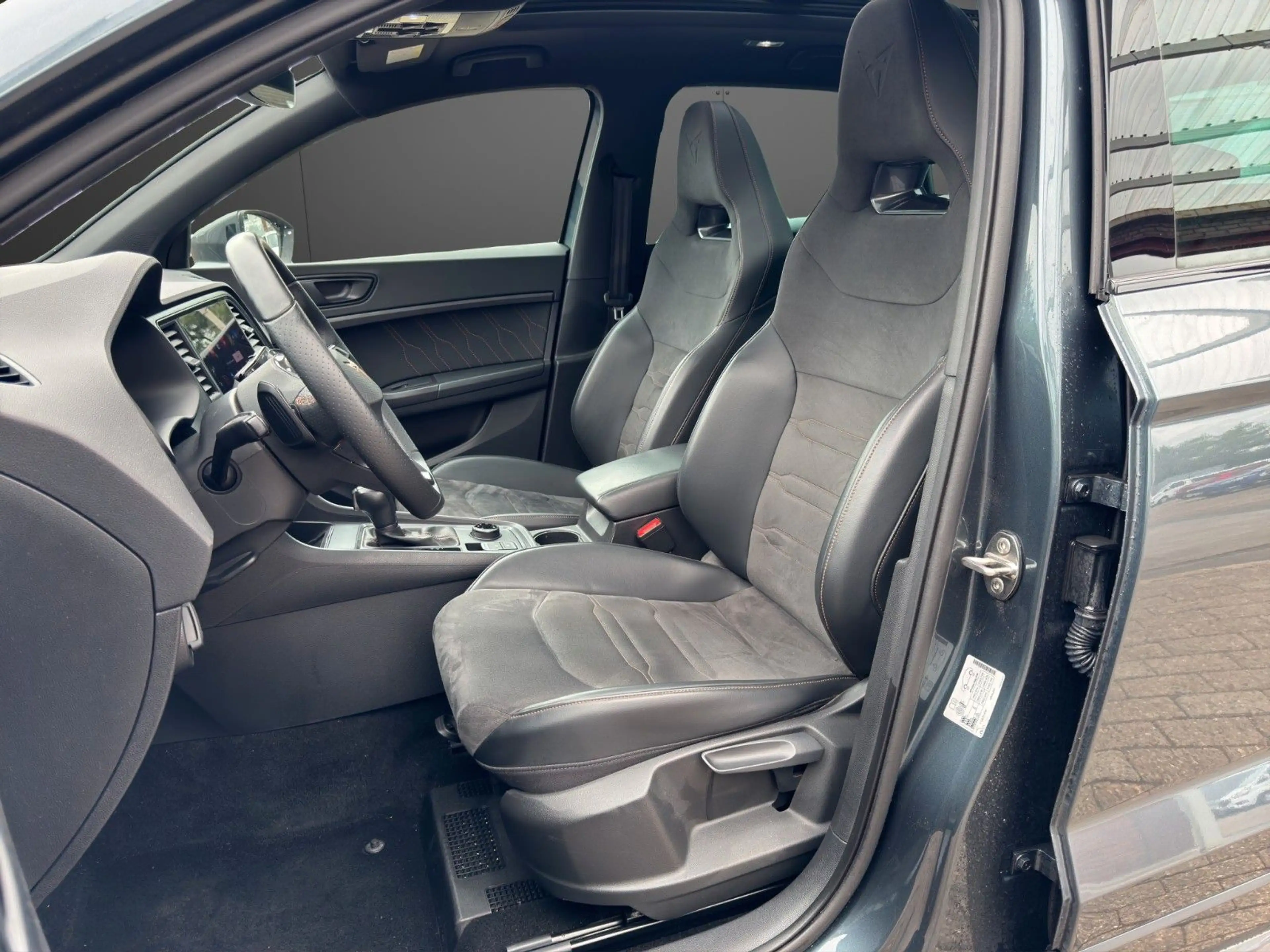 CUPRA Ateca VZ 4Drive *AHK-GJR-Pano* — photo 10
