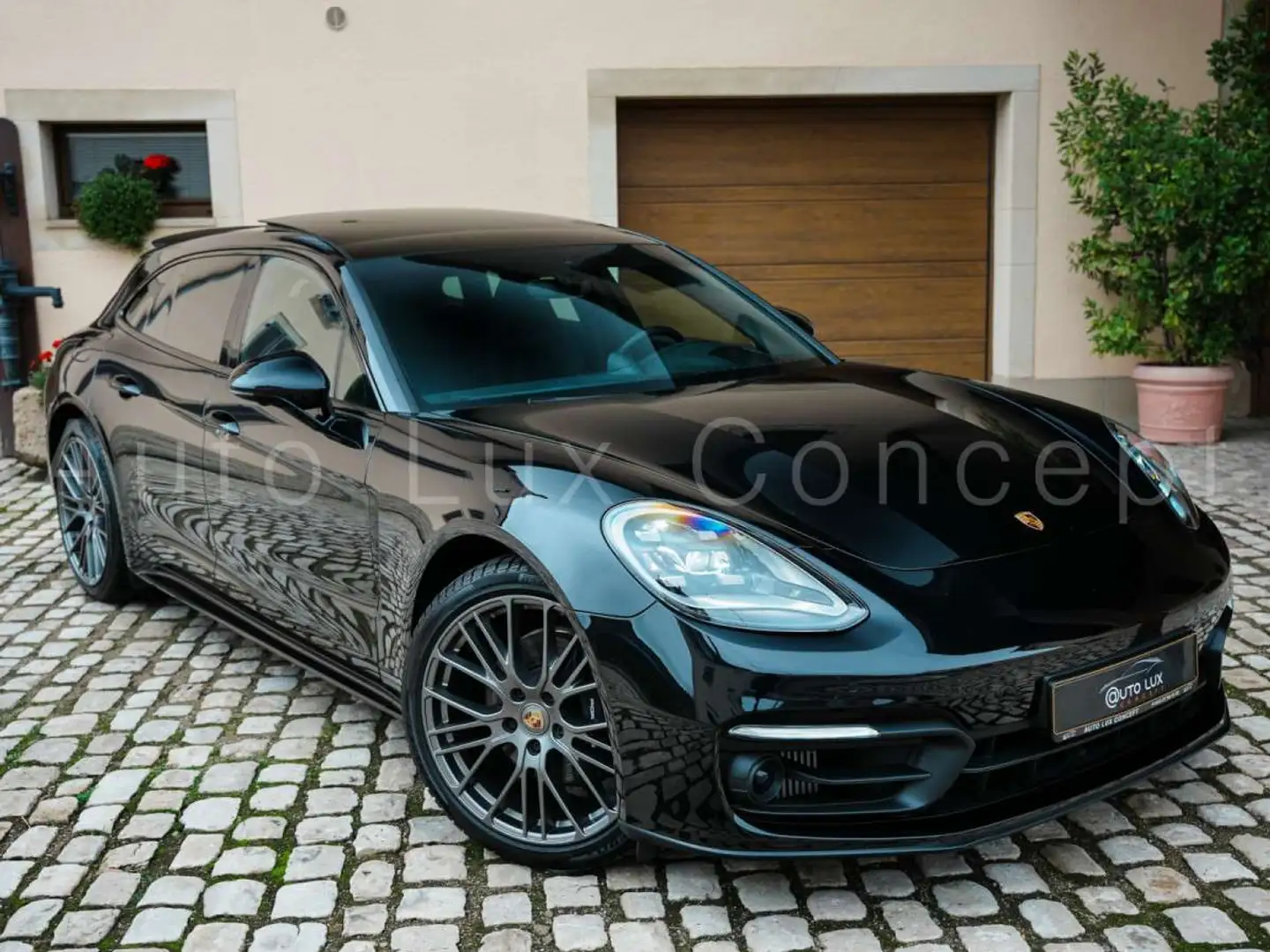 Porsche Panamera 4 Sport Turismo Platinum Edition/HUD/360/Inno/AHK Чёрный - 2