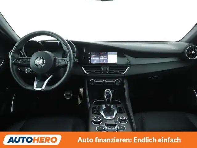 Alfa Romeo Giulia view 12
