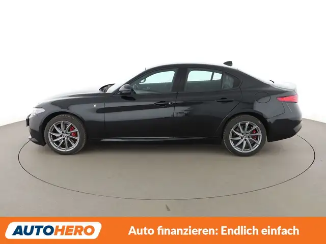Alfa Romeo Giulia view 3