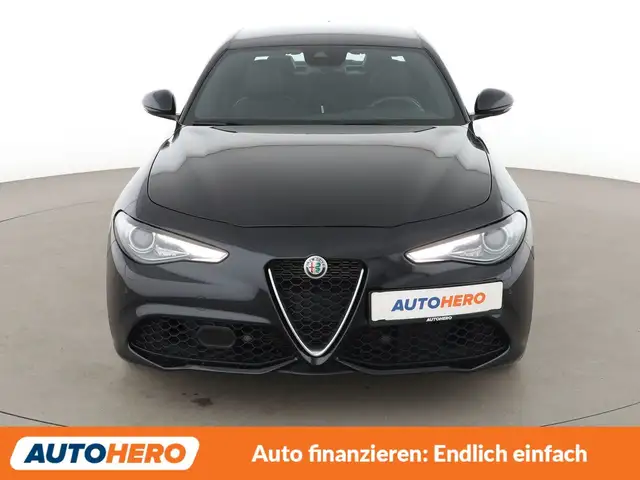 Alfa Romeo Giulia view 9