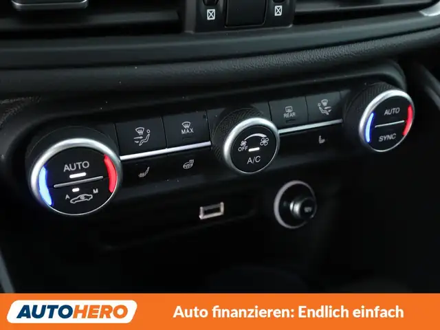 Alfa Romeo Giulia view 22