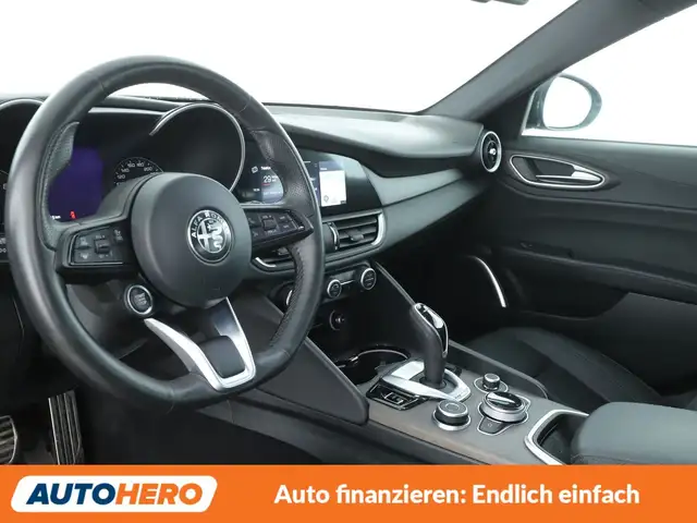 Alfa Romeo Giulia view 11