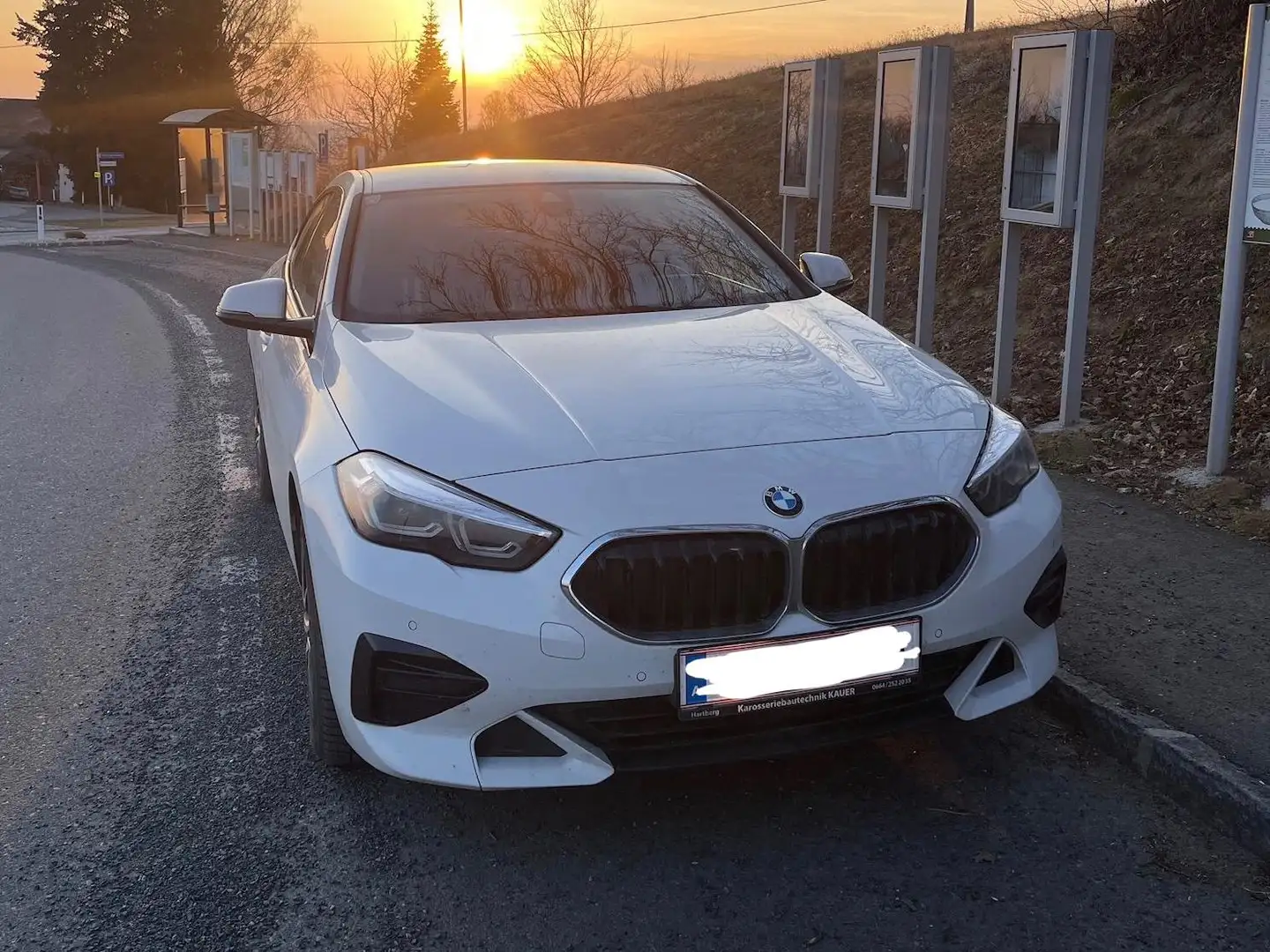 BMW 220 220i Gran Coupe Aut. Sport 8-fach bereift Weiß - 2