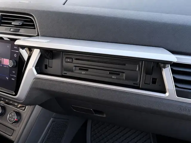 Volkswagen Touran view 11