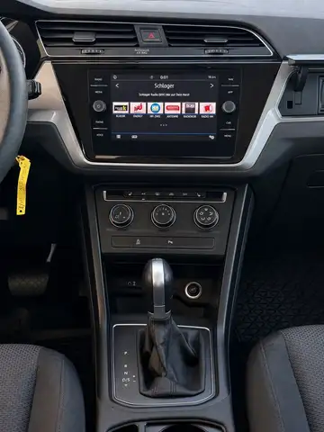 Volkswagen Touran view 13