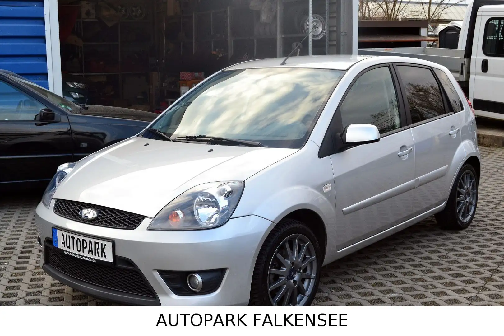 Ford Fiesta FIESTA SILVER MAGIC KLIMA+109TKM+TÜV NEU+SAUBER Argent - 1