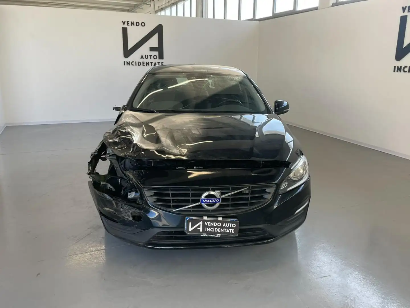 Volvo V60 2.0 D2 120CV BUSINESS CAMBIO MANUALE *VA IN MOTO* Nero - 2