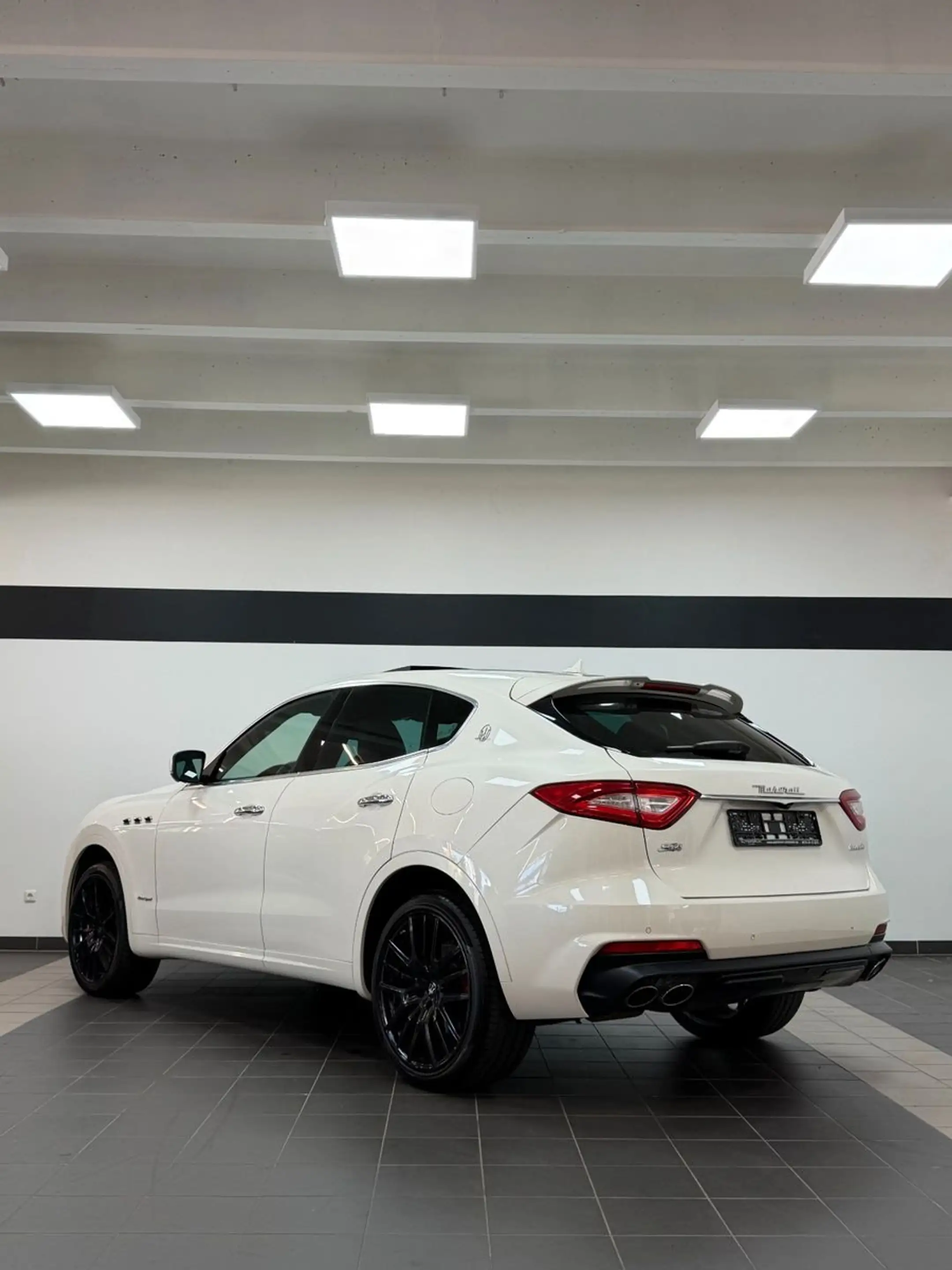 Maserati Levante GranSport S Q4 — photo 9
