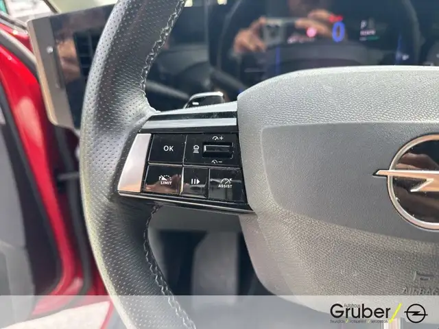 Opel Astra view 12