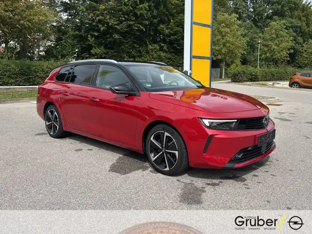 Opel Astra view 3
