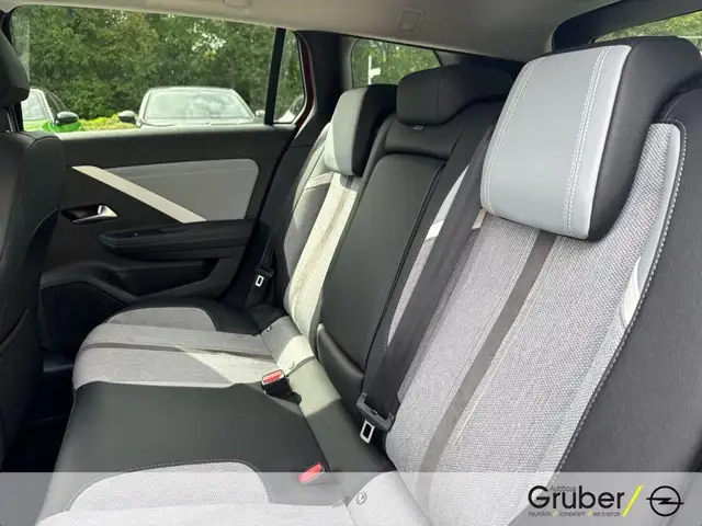Opel Astra view 10