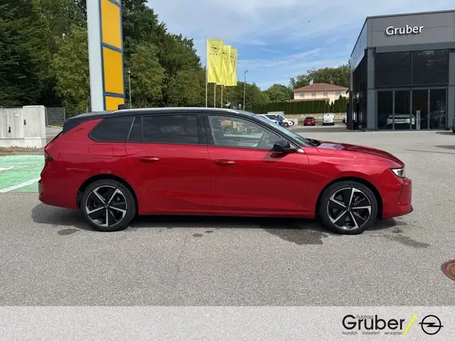 Opel Astra view 4