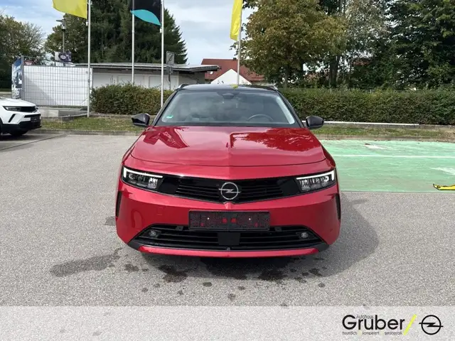 Opel Astra view 2