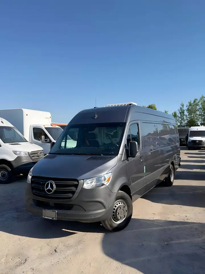 Mercedes-Benz Sprinter photo Mercedes-Benz Sprinter