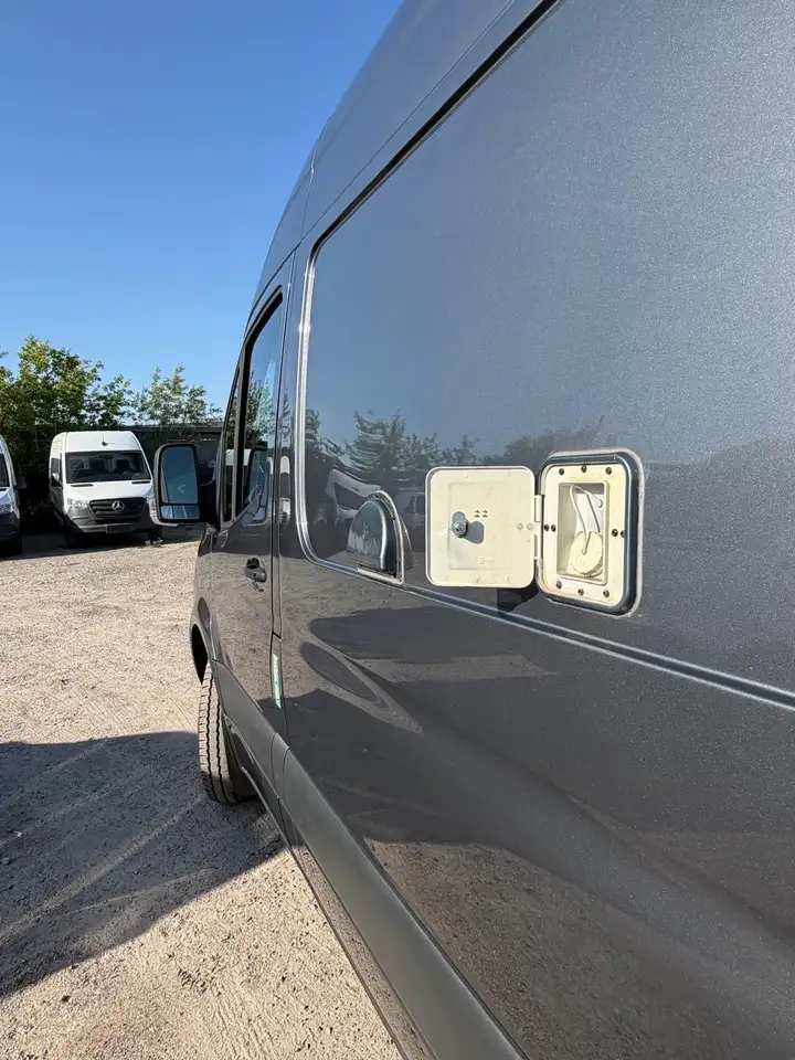 Mercedes-Benz Sprinter photo Mercedes-Benz Sprinter