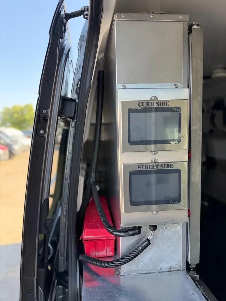 Mercedes-Benz Sprinter photo Mercedes-Benz Sprinter