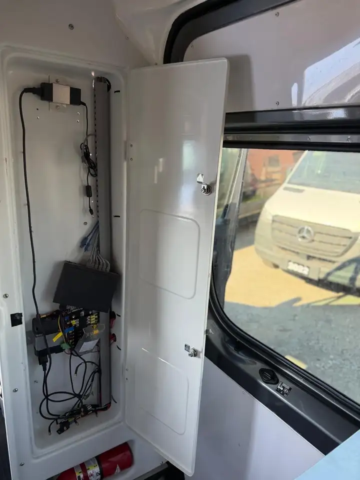 Mercedes-Benz Sprinter photo Mercedes-Benz Sprinter