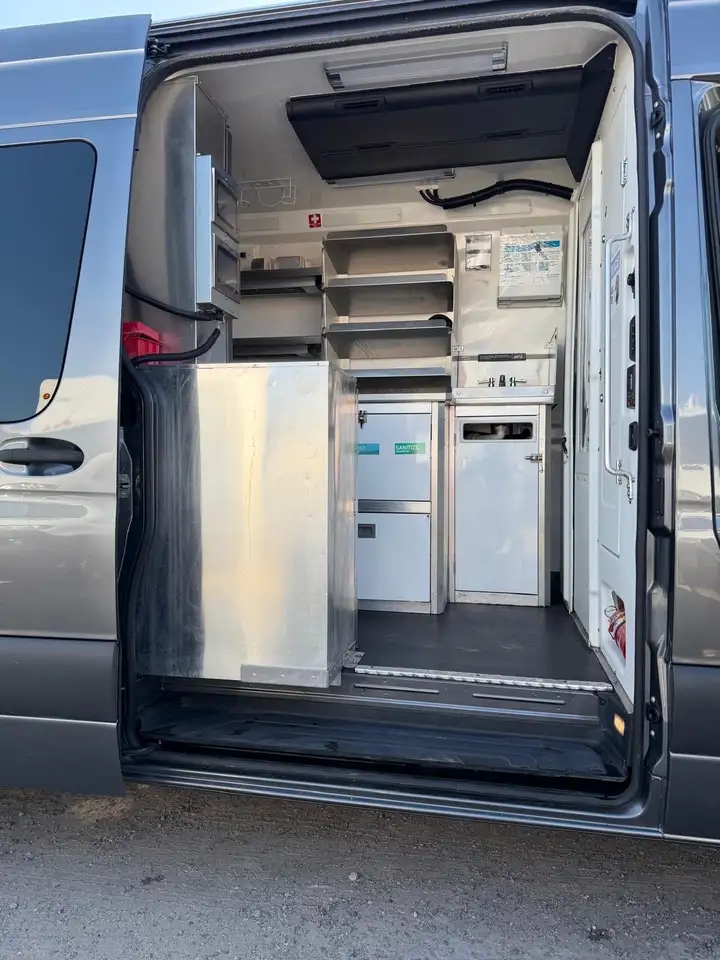 Mercedes-Benz Sprinter photo Mercedes-Benz Sprinter