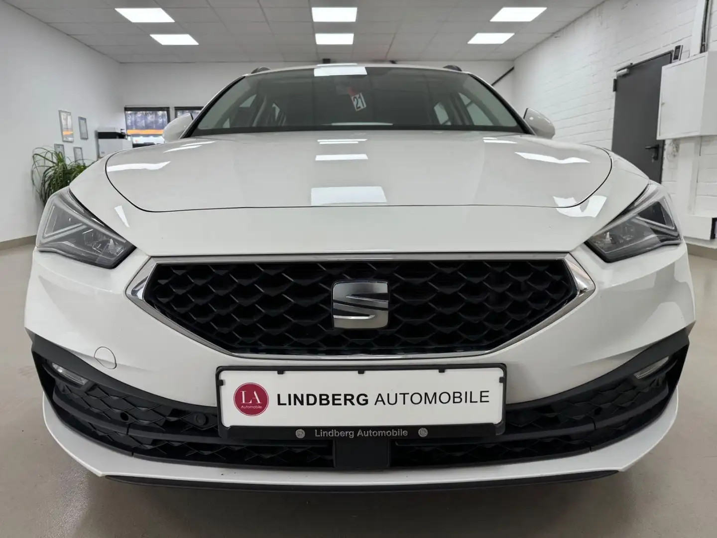 SEAT Leon Sportstourer Style*PDC*RFK*NAVI*TEMP*8F*AC* Weiß - 2