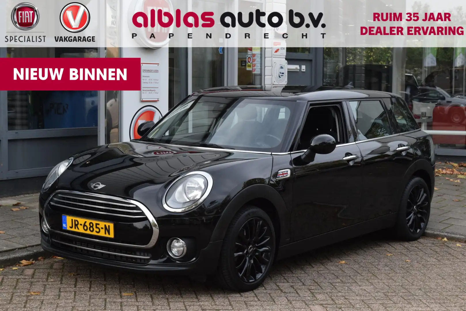 MINI Cooper Clubman Mini 1.5 Business|Carplay/Android Auto|17"|PDC| Zwart - 1