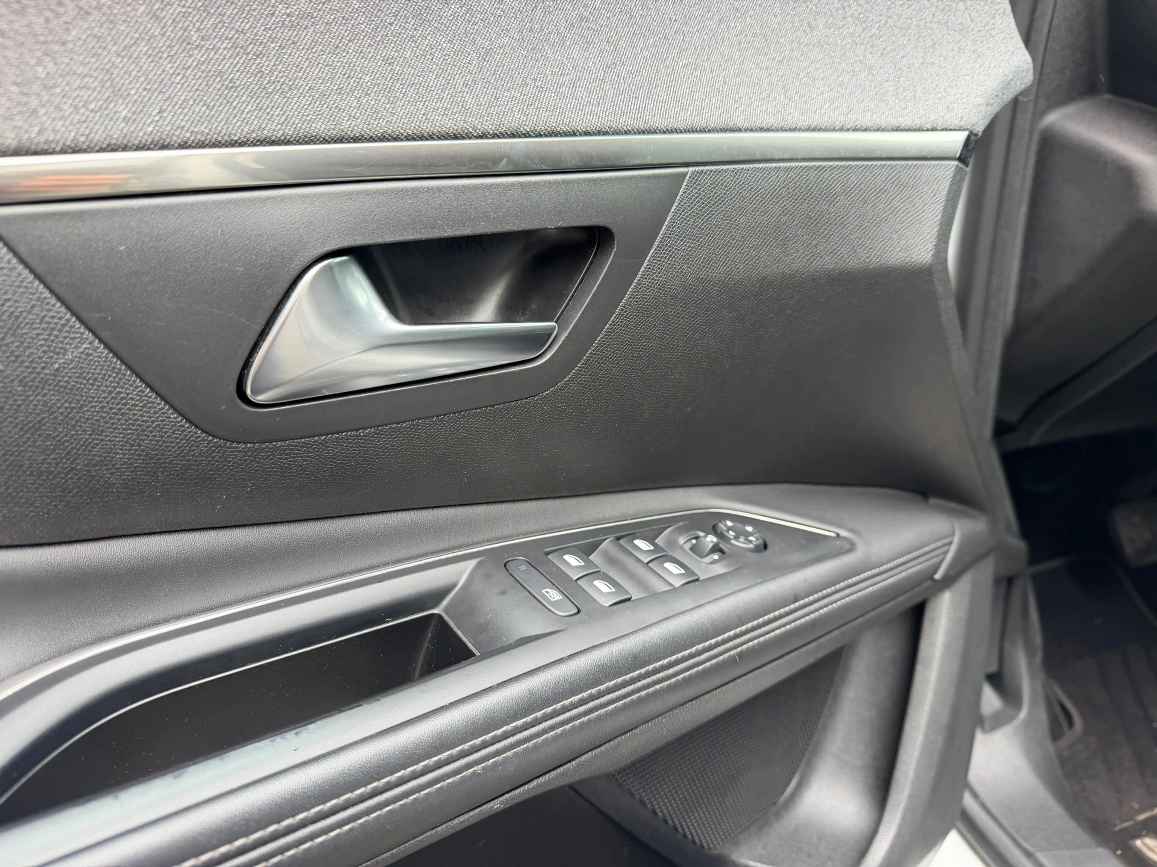 Peugeot 5008 1.2 PureTech Blue Lease Premium | Autom | 7 Pers | — photo 27