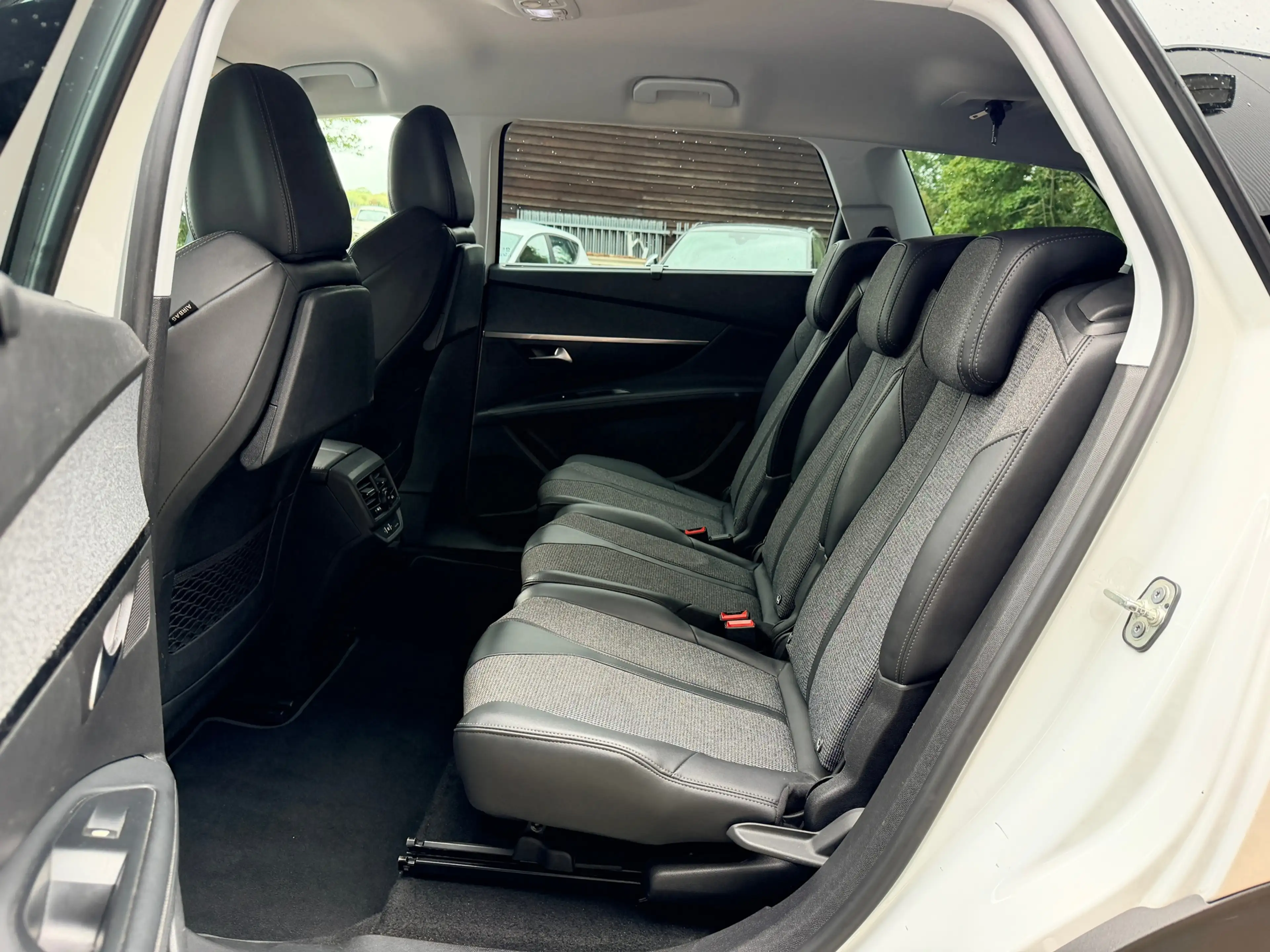 Peugeot 5008 1.2 PureTech Blue Lease Premium | Autom | 7 Pers | — photo 17