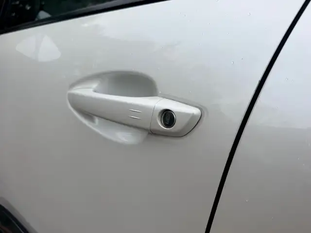 Peugeot 5008 view 12