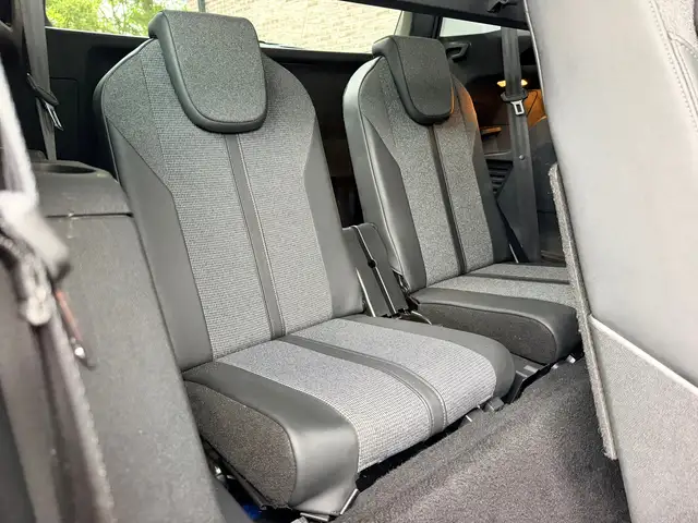 Peugeot 5008 view 15