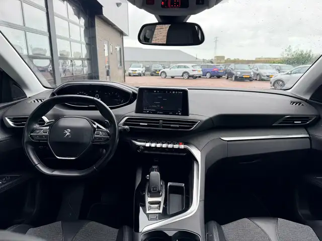 Peugeot 5008 view 3