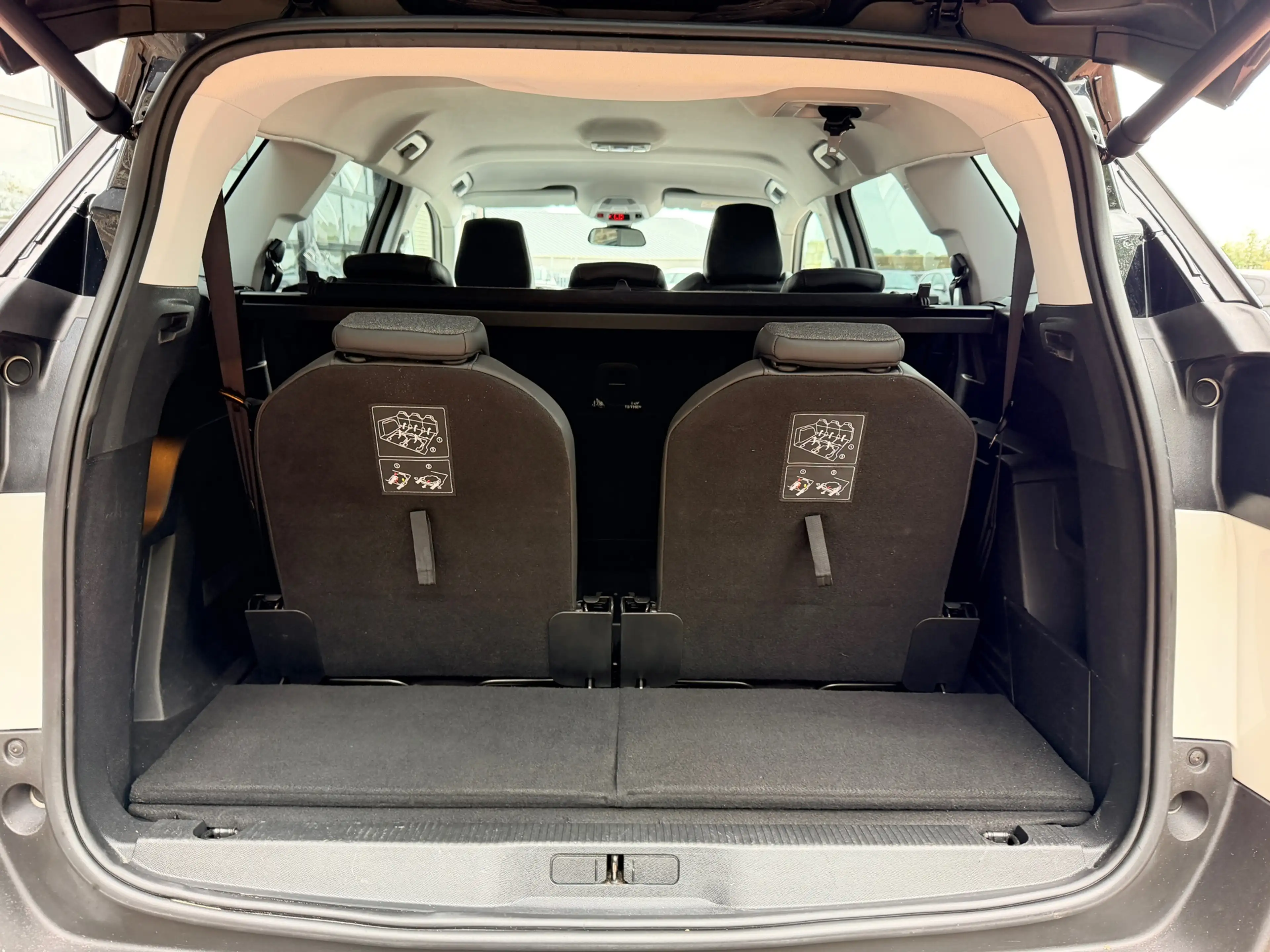 Peugeot 5008 1.2 PureTech Blue Lease Premium | Autom | 7 Pers | — photo 16