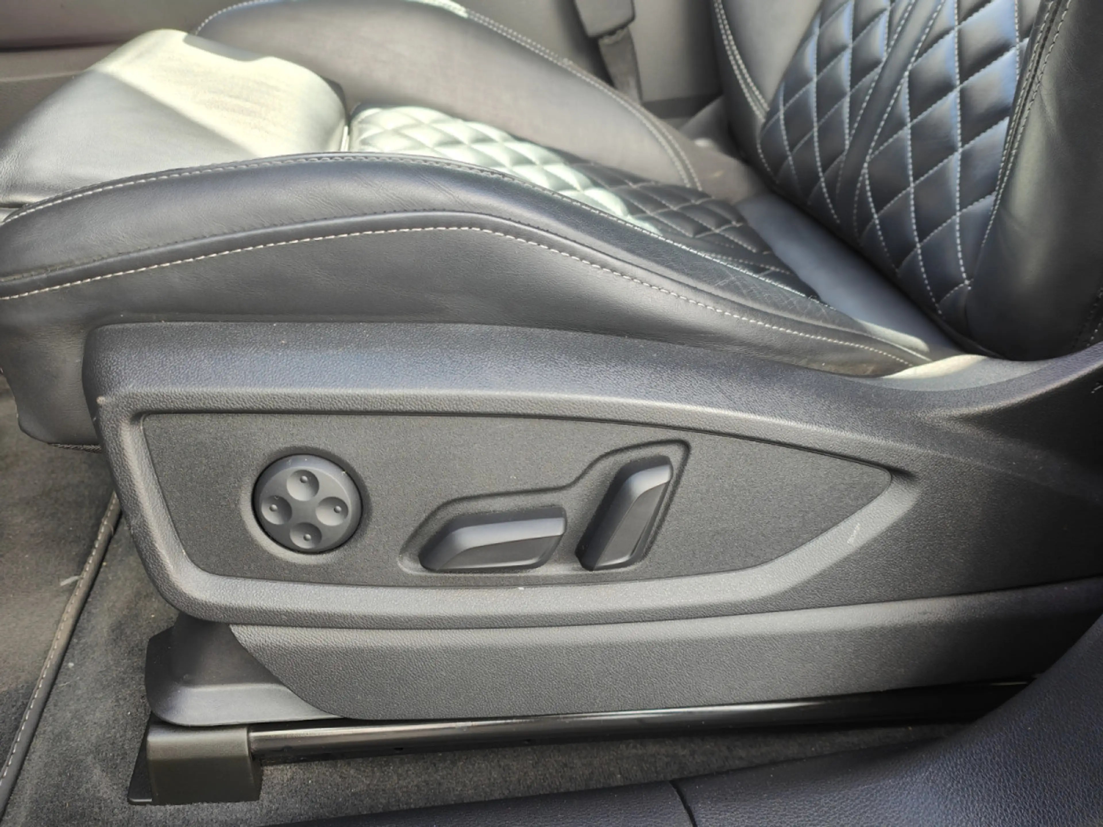 Audi SQ5 3.0 TDI V6 QUATTRO TIPTRONIC SUSPENSIONS PNEU BANG — photo 14
