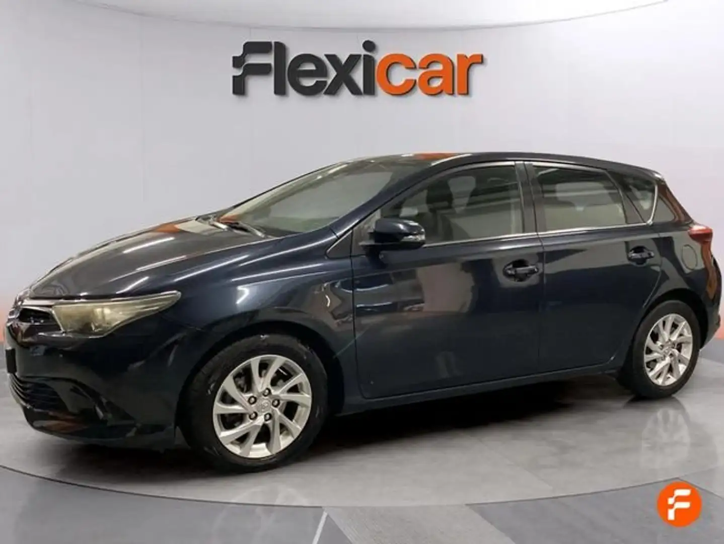 Volkswagen Touran 1.6TDI CR BMT Advance 85kW Blanco - 2