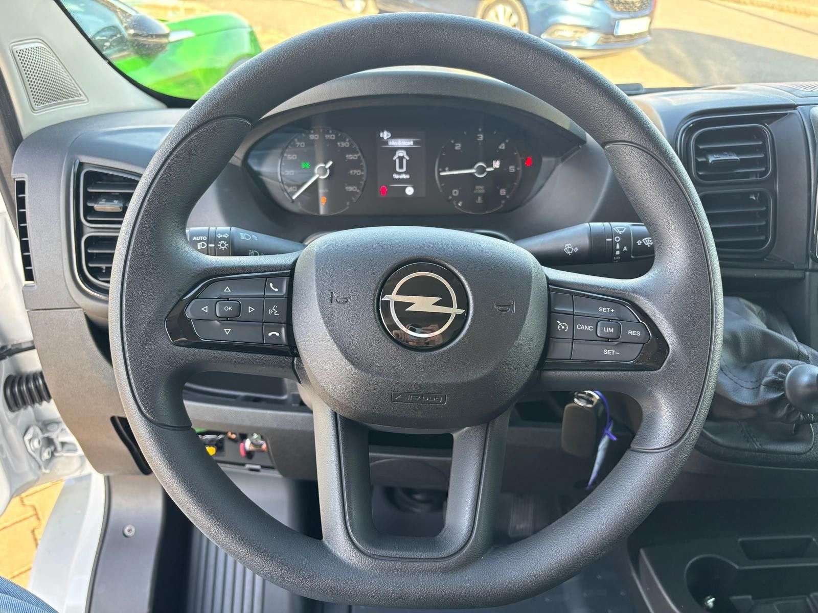 Opel Movano