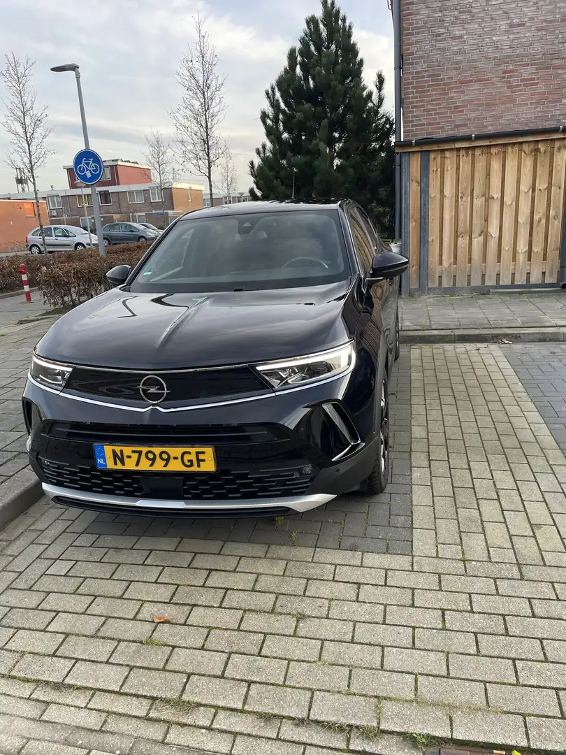 Opel Mokka Opel Mokka E Ultimate 50-kWh 136PK Zwart - 1