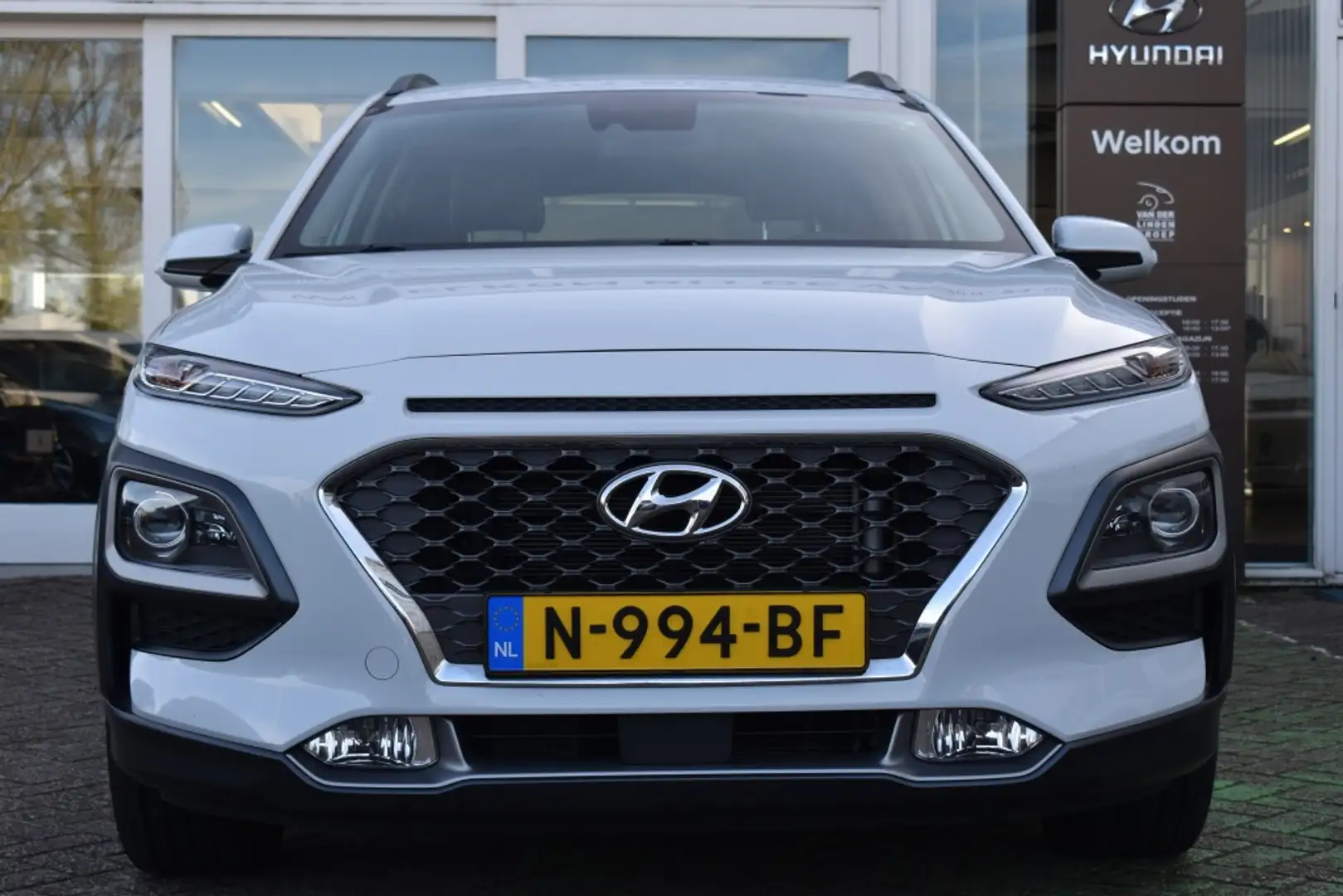 Hyundai KONA 1.6 GDI HEV Fashion | Trekhaak | Half leder | 18" Blanc - 2