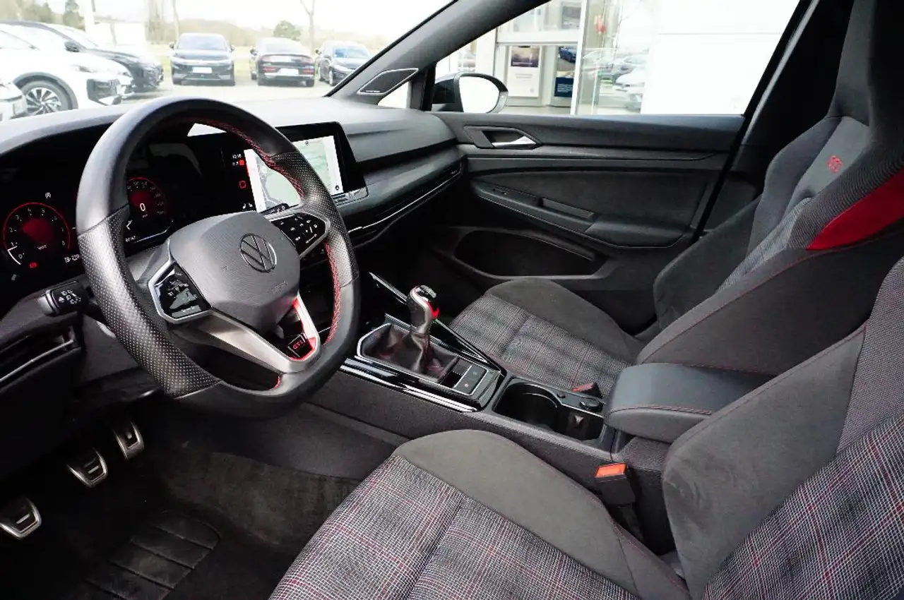 Volkswagen Golf GTI "Black Style" 2,0 l TSI 6-Gang Pano,AHK,Navi 15