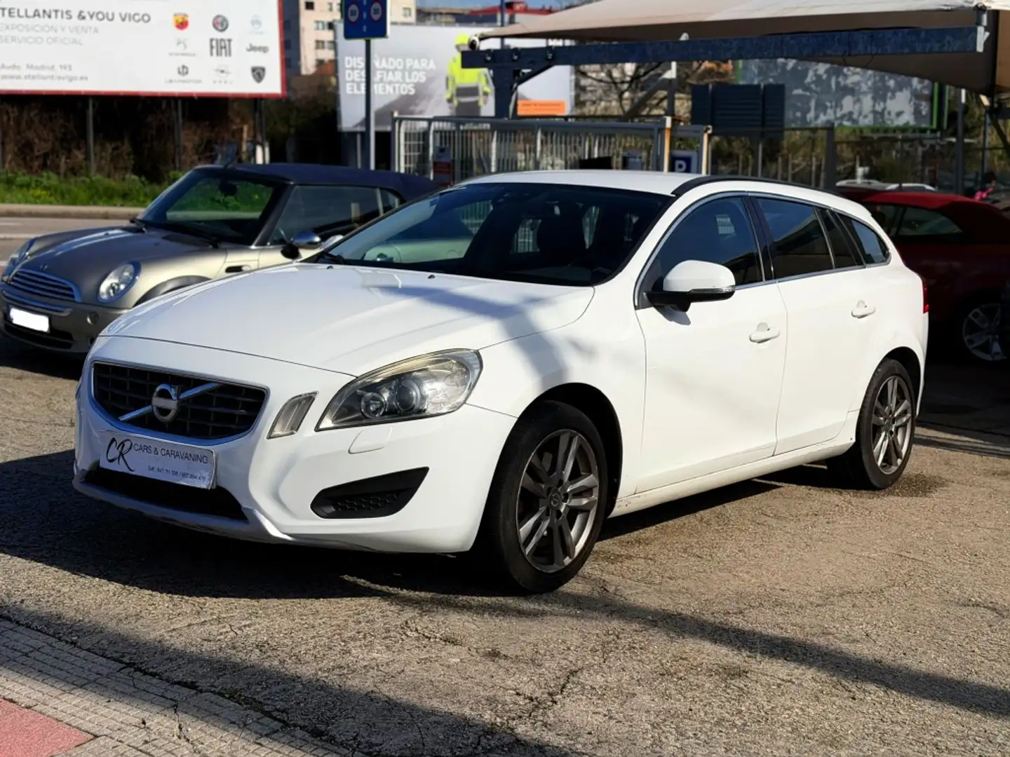 Volvo V60 D3 Kinetic Aut. Blanco - 1